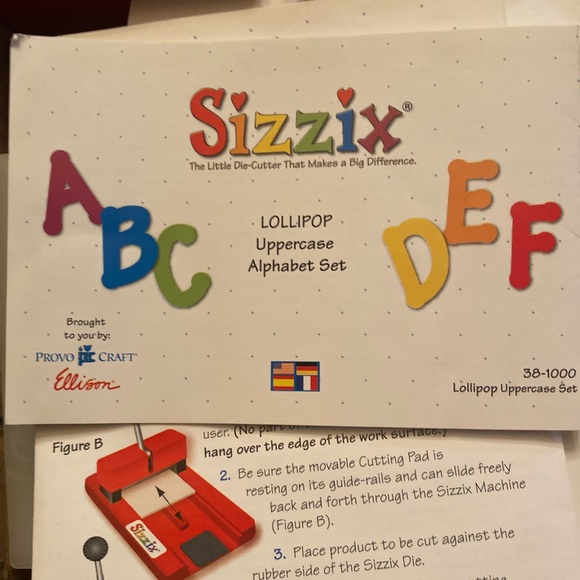 Sizzix Original Red Personal Manual Die-Cutter Machine - Picture 3 of 9